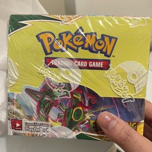 Pokémon trading card evolving skies sealed box